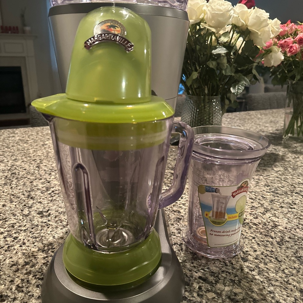 Brand New *** Never Used Margaritaville Lime Green Blender Set